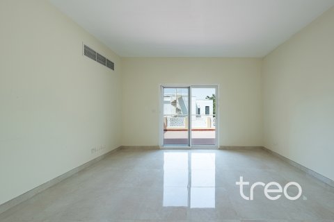 Villa te huur in Meadows, Dubai, VAE 4 slaapkamers, 54.07 vr.m., nr 753753 - foto 14