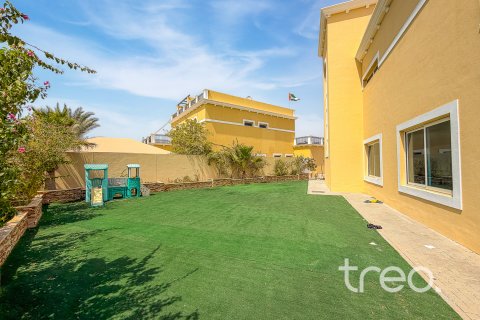 Villa en alquiler en Jumeirah Park, Dubai, EAU 4 dormitorios, 386.2 m2 № 753754 - foto 15