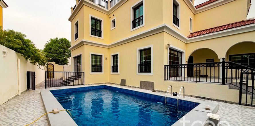 The Villa、Dubai、UAEにあるヴィラ 5ベッドルーム、390.01 m2 No753752