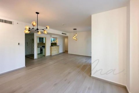 Huoneisto Jumeirah Beach Residence, Dubai, Arabiemiraatit 2 makuuhuonetta, 129.7 m2 № 565087 - kuva 5