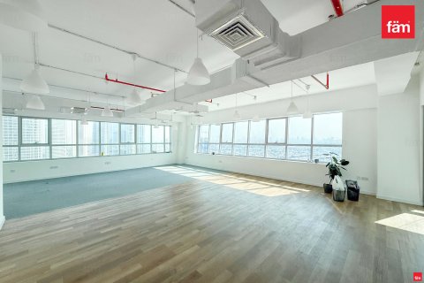 Bureau à louer à Dubai, EAU 118.3 m2 № 682073 - photo 2