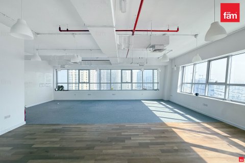 Bureau à louer à Dubai, EAU 118.3 m2 № 682073 - photo 1