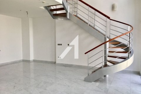 Duplex in DIFC, Dubai, UAE 2 bedrooms, 150.6 sq.m. № 623868 - photo 7