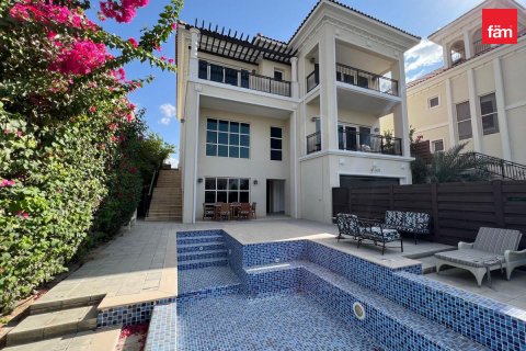 Vilë në Dubai, Emiratet e Bashkuara Arabe 4 dhoma gjumi, 605 m2. № 540435 - Foto 1