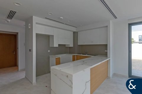 Adosado en venta en Dubai Land, Dubai, EAU 4 dormitorios, 217 m2 № 666447 - foto 2