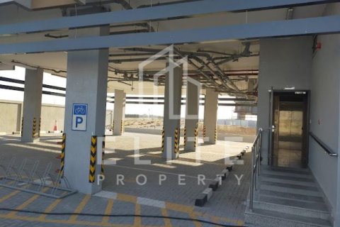Building in Dubai Land, Dubai, UAE 2027 sq.m. № 620059 - photo 3