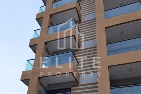 Building in Dubai Land, Dubai, UAE 2027 sq.m. № 620059 - photo 1