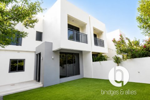Villa i Dubai Hills Estate, Dubai, UAE 3 soveværelser, 203 kvm № 739936