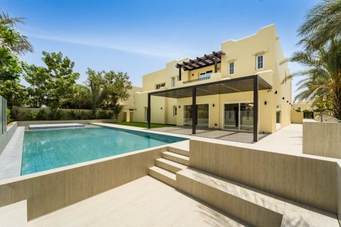 Villa in Dubai, VAE: 6 Schlafzimmer, 838 m2 Nr. 739666