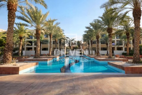 Edificio en venta en Dubai Investment Park, Dubai, EAU 1005.68 m2 № 762437 - foto 18