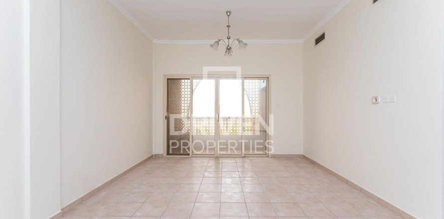 Edificio en Dubai Investment Park, Dubai, EAU 1005.68 m² № 762437
