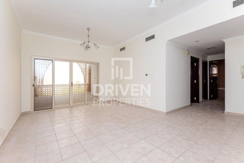 Edificio en venta en Dubai Investment Park, Dubai, EAU 1005.68 m2 № 762437 - foto 2
