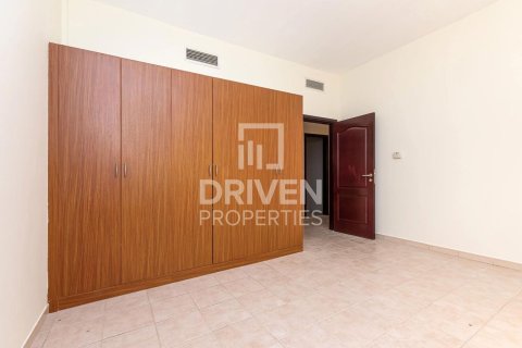 Edificio en venta en Dubai Investment Park, Dubai, EAU 1005.68 m2 № 762437 - foto 10