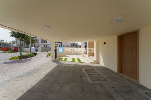 Commercial property on the Yas Island, Abu Dhabi, UAE 5 bedrooms, 509 sq.m. № 594827 - photo 25
