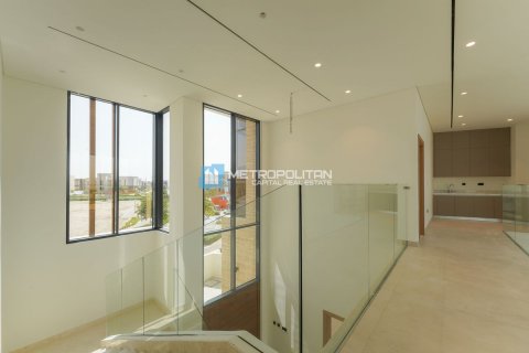 Commercial property on the Yas Island, Abu Dhabi, UAE 5 bedrooms, 509 sq.m. № 594827 - photo 9