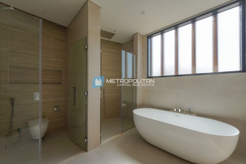 Commercial property on the Yas Island, Abu Dhabi, UAE 5 bedrooms, 509 sq.m. № 594827 - photo 16