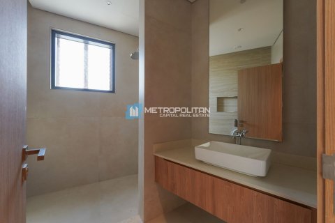 Commercial property on the Yas Island, Abu Dhabi, UAE 5 bedrooms, 509 sq.m. № 594827 - photo 18