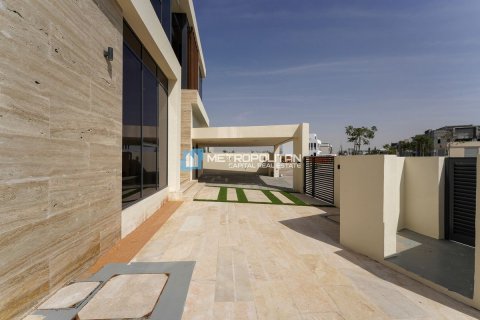 Commercial property on the Yas Island, Abu Dhabi, UAE 5 bedrooms, 509 sq.m. № 594827 - photo 27