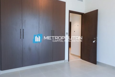 Снять в аренду таунхаус в Халифа-Сити, Абу-Даби, ОАЭ 3 спальни, 160м2, № 616153 - фото 11