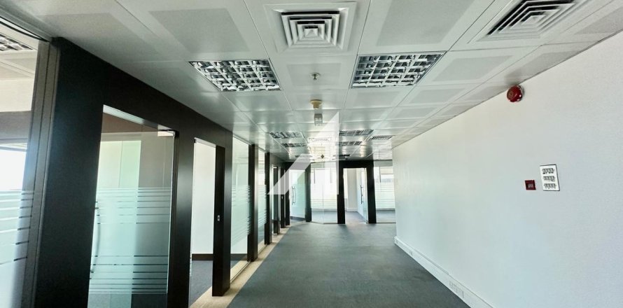 Офис в Sheikh Zayed Road, Дубай, ОАЭ 186м2 № 702987