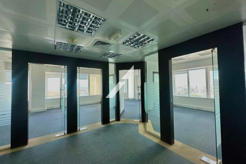 Снять в аренду офис в Sheikh Zayed Road, Дубай, ОАЭ 186м2, № 702987 - фото 6