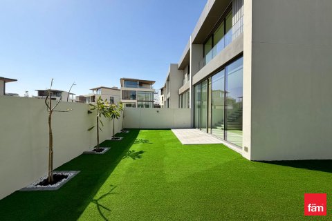 Ridamaja asukohaga Dubai, AÜE: 3 magamistoaga, 311.9 m² Nr 682177