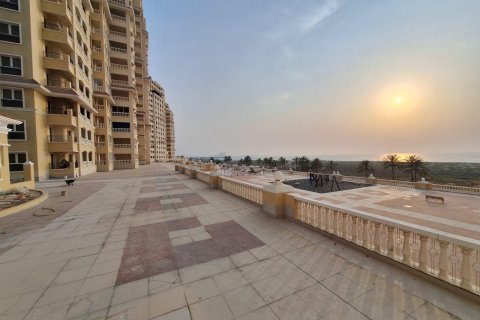Apartment til salg i Al Hamra Village, Ras Al Khaimah, UAE 2 soveværelser, 102 kvm № 656592 - foto 3