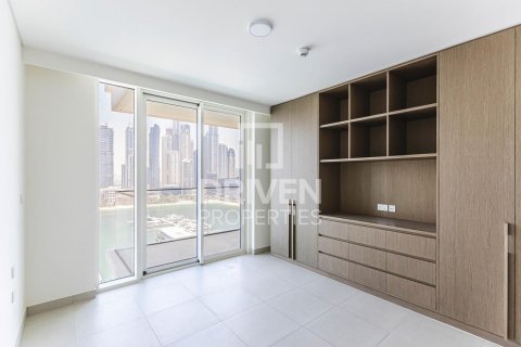 Apartamento para arrendamento em Dubai Harbour, Dubai, EAU 3 quartos, 190.73 m2 № 745475 - foto 11