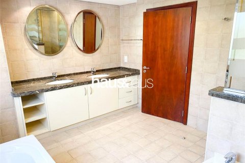 Villa para arrendamento em Dubai Investment Park, Dubai, EAU 5 quartos, 548 m2 № 626593 - foto 10
