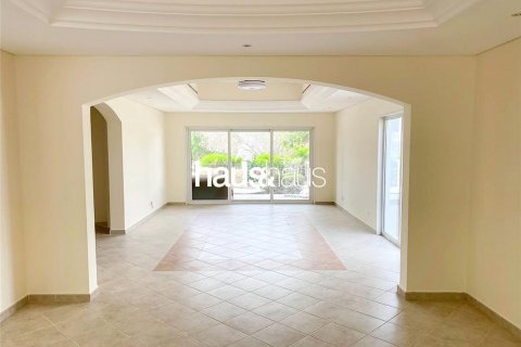 Villa para arrendamento em Dubai Investment Park, Dubai, EAU 5 quartos, 548 m2 № 626593 - foto 12