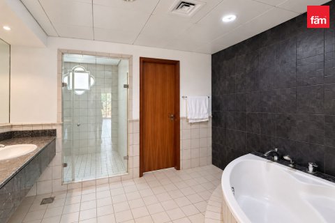 Villa en alquiler en Jumeirah Islands, Dubai, EAU 4 dormitorios, 934.9 m2 № 766284 - foto 23