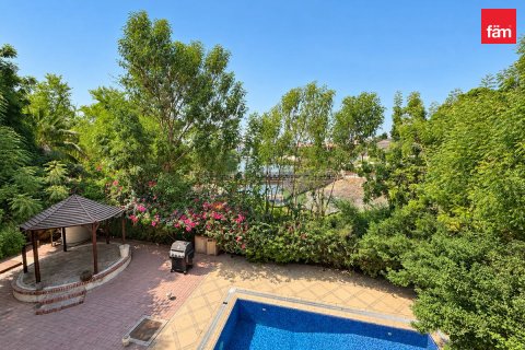 Villa en alquiler en Jumeirah Islands, Dubai, EAU 4 dormitorios, 934.9 m2 № 766284 - foto 7