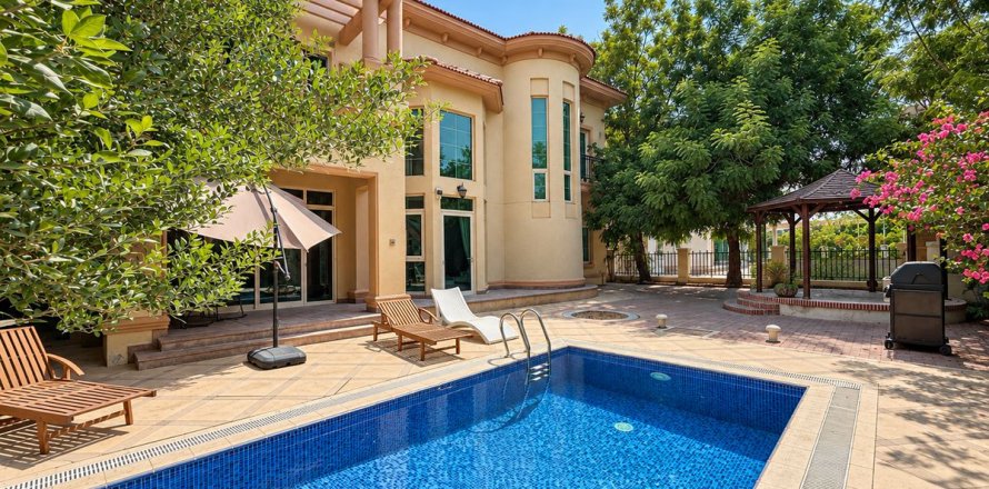 Villa en Jumeirah Islands, Dubai, EAU 4 dormitorios, 934.9 m² № 766284