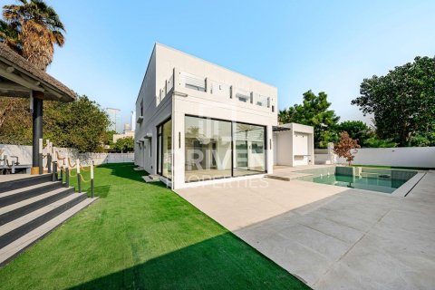 Huvila Meadows, Dubai, Arabiemiraatit 4 makuuhuonetta, 751 m2 № 683574 - kuva 2