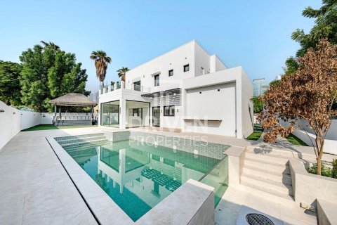 Huvila Meadows, Dubai, Arabiemiraatit 4 makuuhuonetta, 751 m2 № 683574 - kuva 1