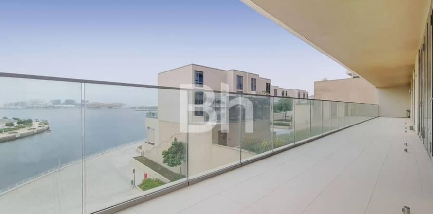 Квартира в Al Raha Beach, Абу-Даби, ОАЕ 4 спальні, 299м2 № 645235