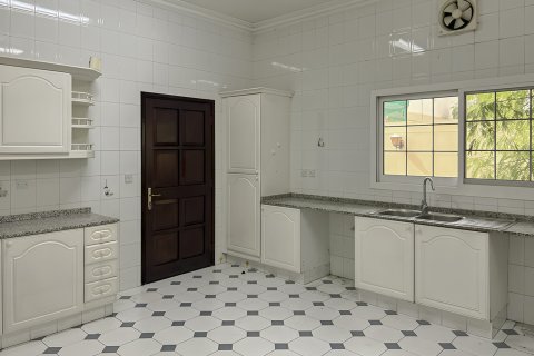 Villa zur Miete in Al Rashidiya, Dubai, VAE 3 Schlafzimmer, 275.27 m2 Nr. 768785 - Foto 6