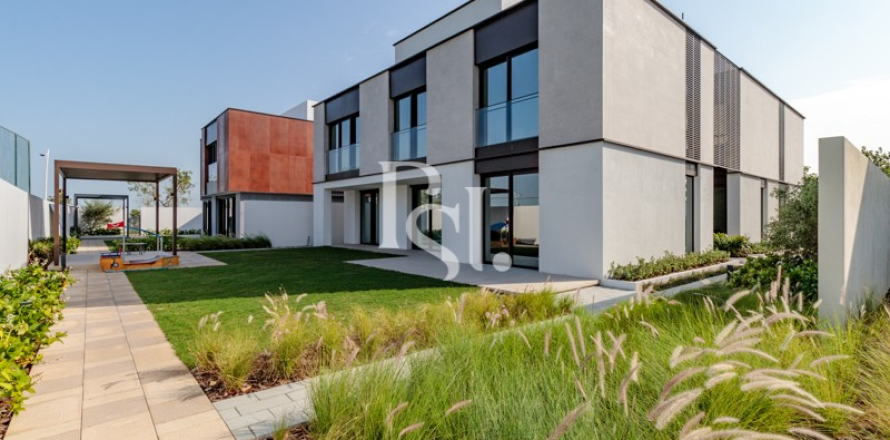 Villa on the Saadiyat Island, Abu Dhabi, UAE 4 bedrooms, 720 sq.m. № 716356