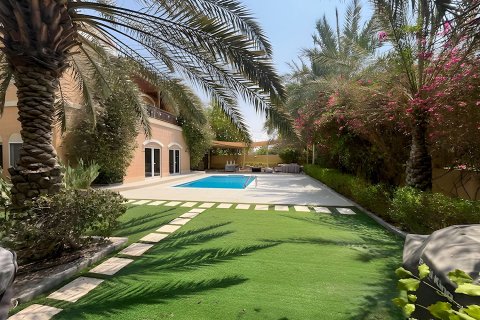 The Villa、Dubai、UAEにあるヴィラ 5ベッドルーム、534.43 m2 No750528
