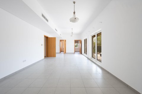 Üürile anda villa asukohaga The Villa, Dubai, AÜE: 5 magamistoaga, 534.43 m² Nr 750528 - pilt 10