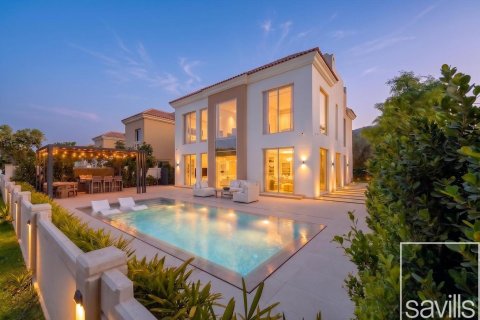 Villa a Dubai Sports City, Dubai, EAU 5 camere da letto, 635.46 mq. № 761145