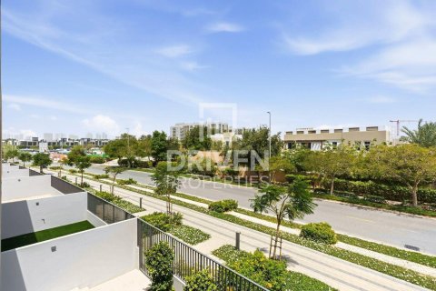 Shtëpi në qytet në Mudon, Dubai, Emiratet e Bashkuara Arabe 4 dhoma gjumi, 259.48 m2. № 746822