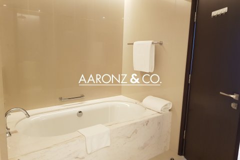 Appartement te huur in Downtown Dubai (Downtown Burj Dubai), Dubai, VAE 2 slaapkamers, 149 vr.m., nr 688175 - foto 12