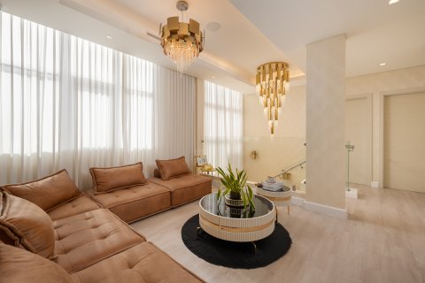 Villa itt: Dubai, EAE, 6 hálószoba, 354.7 m², azonosító: 748642 - fénykép 8