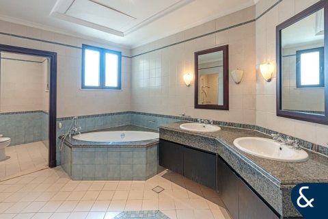 Vila di Palm Jumeirah, Dubai, UAE 4 bilik tidur, 465 meter persegi № 668421 - foto 28