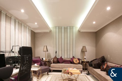 Vila di Palm Jumeirah, Dubai, UAE 4 bilik tidur, 465 meter persegi № 668421 - foto 3