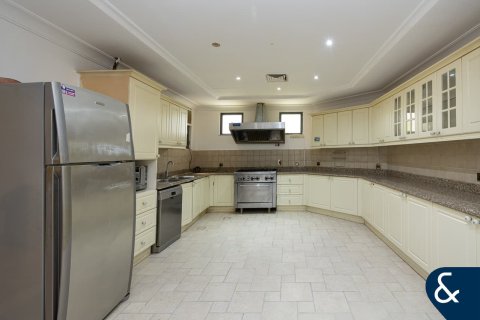 Vila di Palm Jumeirah, Dubai, UAE 4 bilik tidur, 465 meter persegi № 668421 - foto 24