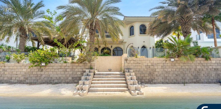 Villa i Palm Jumeirah, Dubai, UAE 4 soveværelser, 465 kvm № 668421