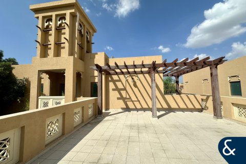 Villa in Al Furjan, Dubai, UAE 3 bedrooms, 600 sq.m. № 668419 - photo 16