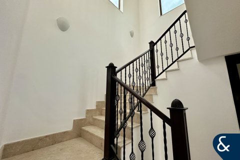Villa in Al Furjan, Dubai, UAE 3 bedrooms, 600 sq.m. № 668419 - photo 8